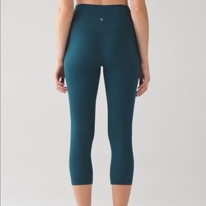 Lululemon align crops teal size 4
